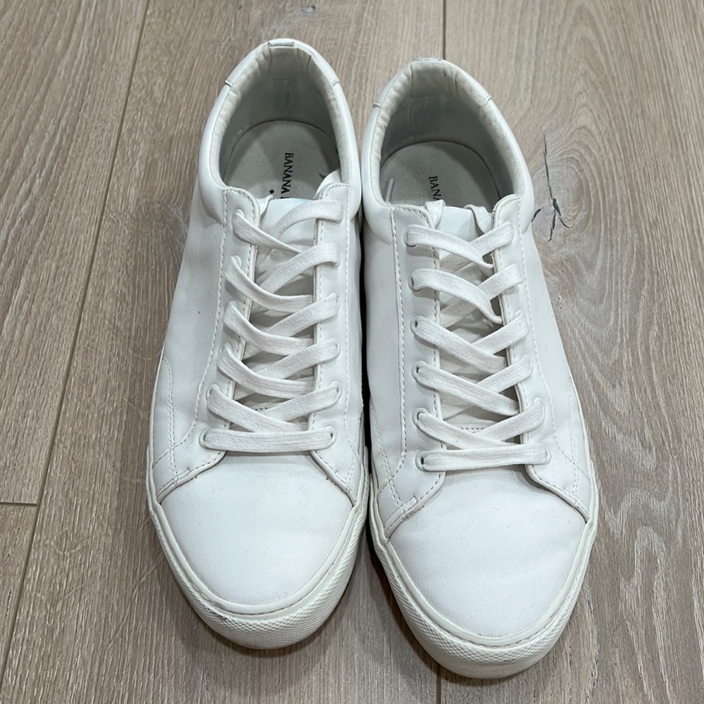 Banana Republic Men’s White Leather Sneakers
